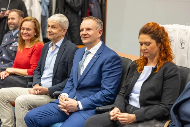 Slavnostní předávání Zlatého kříže ČČK 2. třídy pro bezpříspěvkové dárce za 120 odběrů krve, které proběhlo dne 13.10.2026