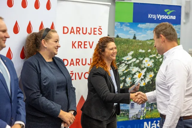 Slavnostní předávání Zlatého kříže ČČK 2. třídy pro bezpříspěvkové dárce za 120 odběrů krve, které proběhlo dne 13.10.2026