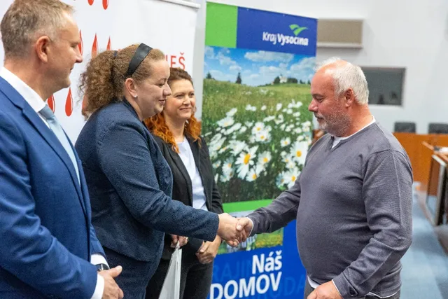 Slavnostní předávání Zlatého kříže ČČK 2. třídy pro bezpříspěvkové dárce za 120 odběrů krve, které proběhlo dne 13.10.2026