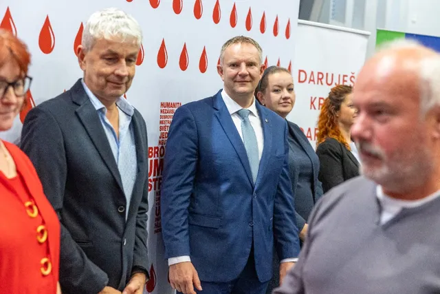 Slavnostní předávání Zlatého kříže ČČK 2. třídy pro bezpříspěvkové dárce za 120 odběrů krve, které proběhlo dne 13.10.2026
