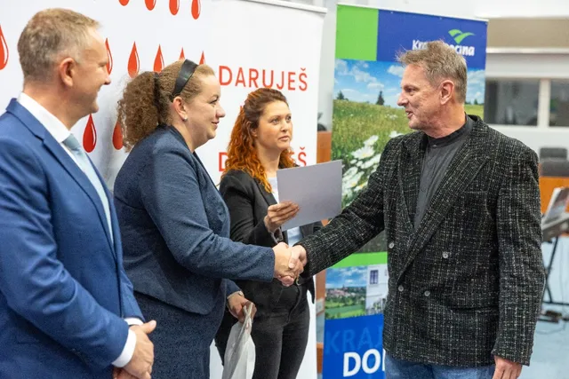 Slavnostní předávání Zlatého kříže ČČK 2. třídy pro bezpříspěvkové dárce za 120 odběrů krve, které proběhlo dne 13.10.2026
