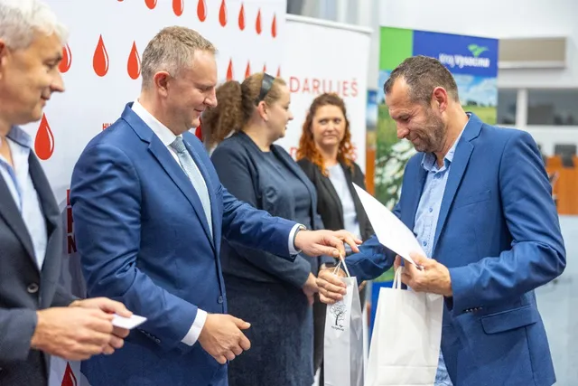 Slavnostní předávání Zlatého kříže ČČK 2. třídy pro bezpříspěvkové dárce za 120 odběrů krve, které proběhlo dne 13.10.2026