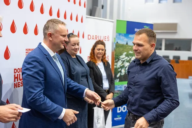 Slavnostní předávání Zlatého kříže ČČK 2. třídy pro bezpříspěvkové dárce za 120 odběrů krve, které proběhlo dne 13.10.2026