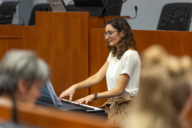 Slavnostní předávání Zlatého kříže ČČK 2. třídy pro bezpříspěvkové dárce za 120 odběrů krve, které proběhlo dne 13.10.2026
